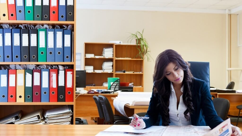 DEHOGA Tarifvertrag allgemeinverbindlich als PDF herunterladen – Entgelttabellen und Arbeitsbedingungen
