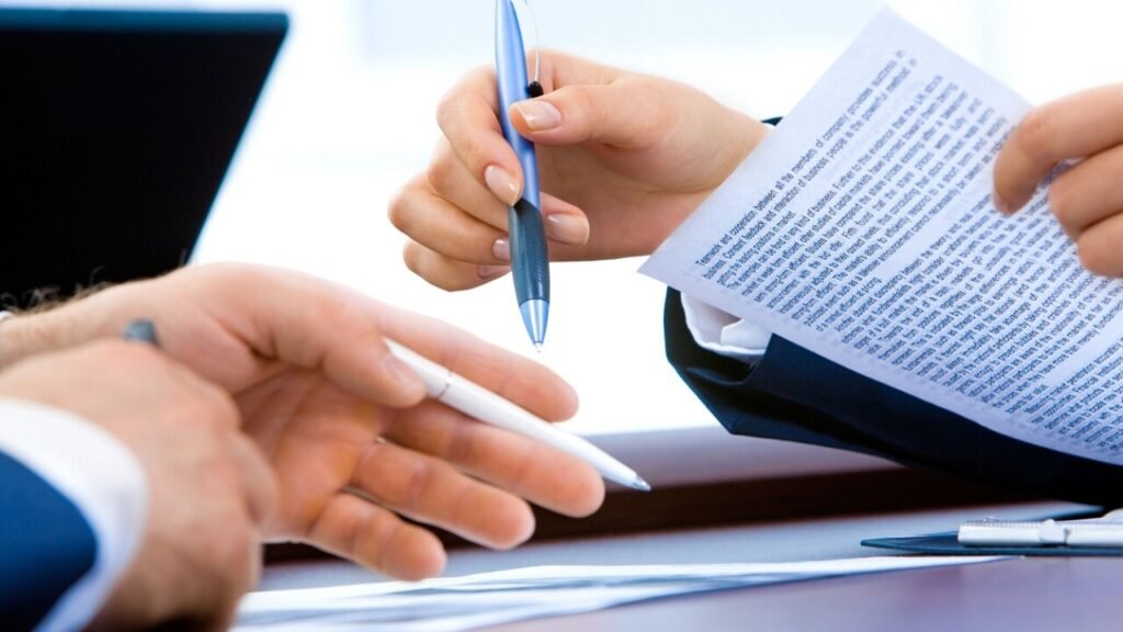 IHK Tarifvertrag Baden-Württemberg als PDF herunterladen – Gehaltstabellen und Arbeitsbedingungen