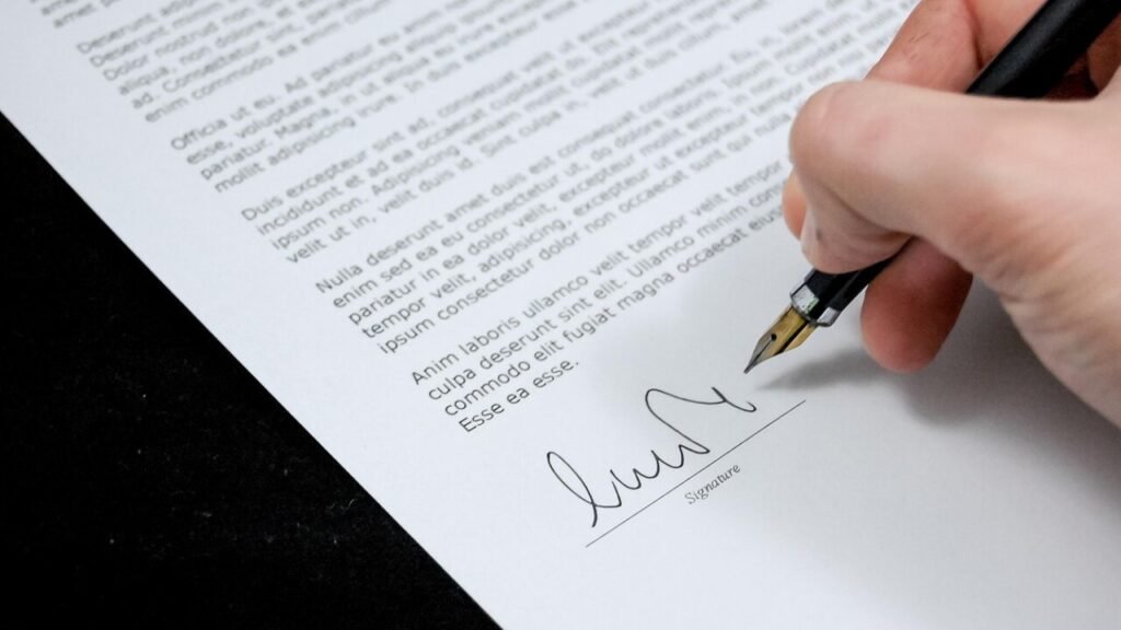 Allgemeinverbindlicher Tarifvertrag Friseur Baden-Württemberg als PDF herunterladen – Gehaltstabellen und Arbeitsbedingungen