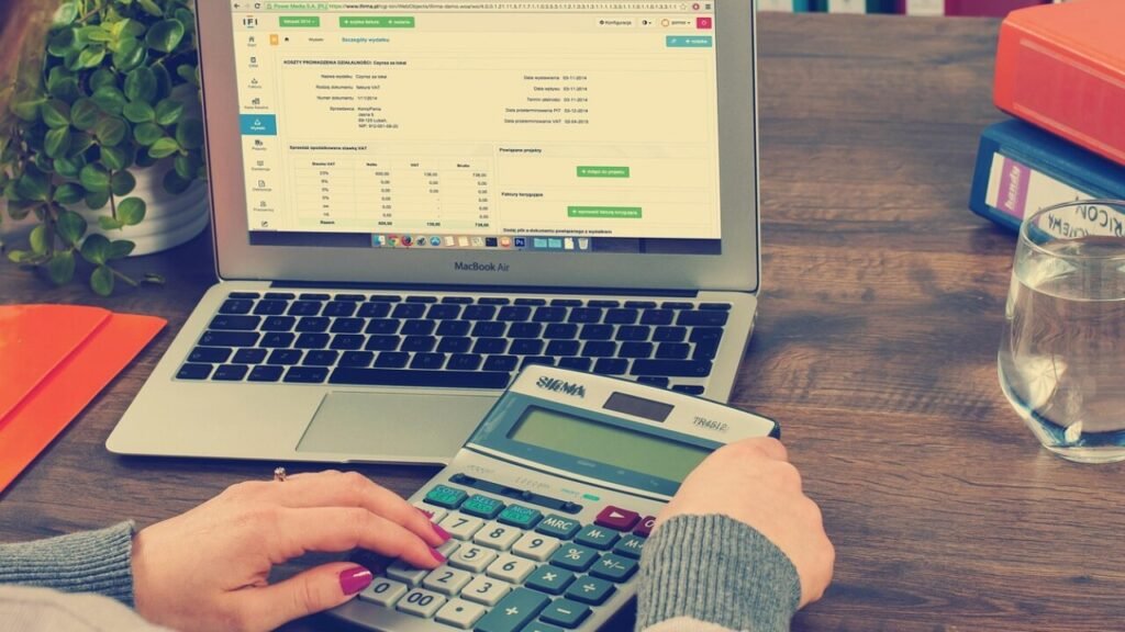 Tarifvertrag TV V als PDF herunterladen – Gehaltstabellen und Arbeitsbedingungen