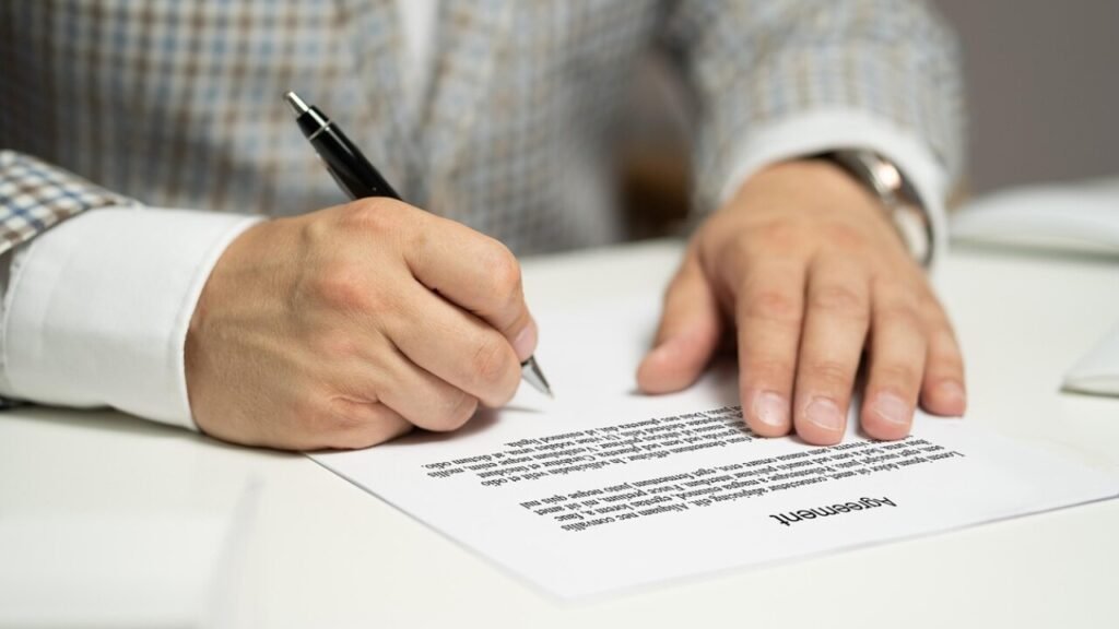 Tarifvertrag BG Bau als PDF herunterladen – Gehaltstabellen und Arbeitsbedingungen